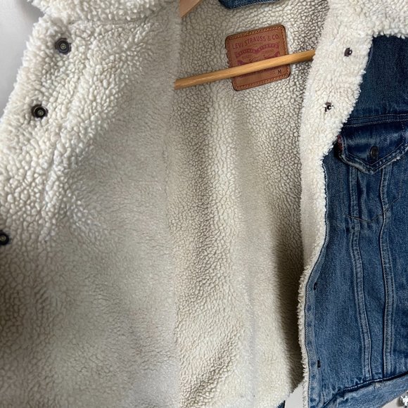 Levi's Original Sherpa Trucker Jacket - Picture 5 of 5